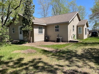 906 Lambert Ave SE, Bemidji, MN 56601