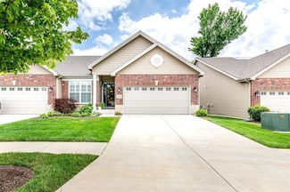 16104 Amber Vista Dr, Ellisville, MO 63021