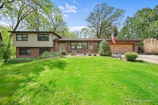 2N672 Valewood Rd, West Chicago, IL 60185
