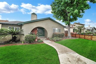 1140 E 32nd St, Signal Hill, CA 90755