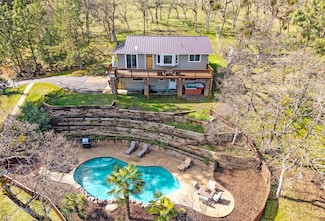 2106 Knowles Rd, Medford, OR 97501