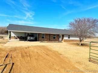 3229 N 372 Rd, Holdenville, OK 74848
