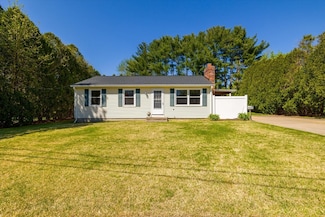 32 Bayberry Rd, Woonsocket, RI 02895