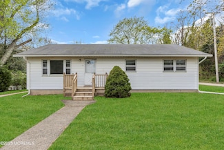 12 Bay Blvd, Bayville, NJ 08721