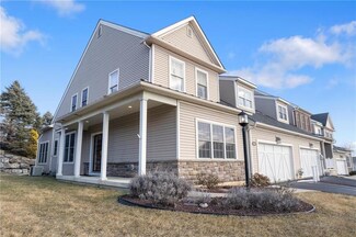5560 Briar Ln, Whitehall, PA 18052