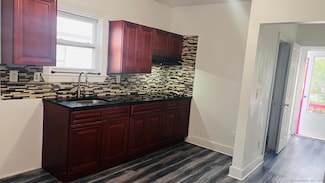 212 Smith St, Bridgeport, CT 06607