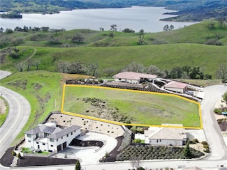 2720 Glenbrook Place, Lake Nacimiento, CA 93446