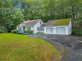 79 E Pattagansett Rd, Niantic, CT 06357