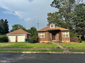 557 Centre St, Reading, PA 19605