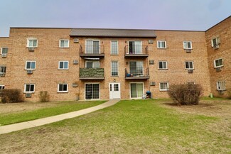 155 W Elk Trail Unit 355, Carol Stream, IL 60188