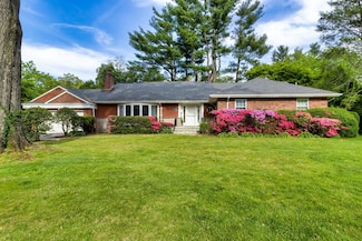 88 Spier Rd, Scarsdale, NY 10583
