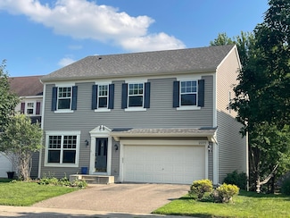2275 Clover Field Dr, Chaska, MN 55318