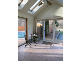 42 Red Barn Ln, Richmond, VT 05477