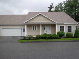 16 Sand Point Ln Unit 11, Cumberland, ME 04110