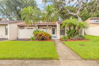 1237 Charter Oaks Cir, Daytona Beach, FL 32117
