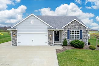 123 Moss Creek Cir, Smithville, OH 44677