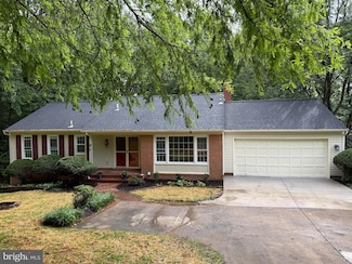 7937 Saint George Ct, Springfield, VA 22153