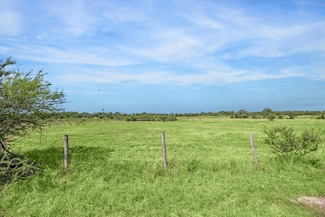 85 Gerland Wagner Rd, Carmine, TX 78932