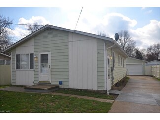 2688 Chelsea Dr, Akron, OH 44312
