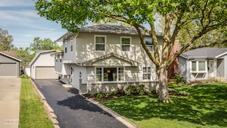 1019 N Webster St, Naperville, IL 60563
