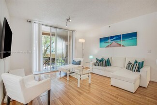 19701 E Country Club Dr Unit 5104, Miami, FL 33180