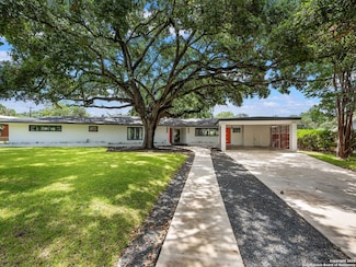 204 Glentower Dr, San Antonio, TX 78213