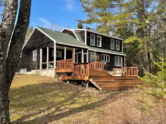 38 Bracken Ln, Stockton Springs, ME 04981
