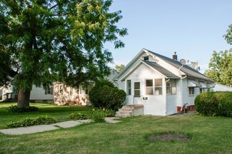 1147 Magnolia Pkwy, Waterloo, IA 50701