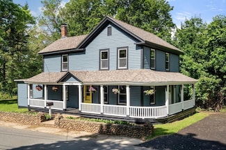 448 Washington St, Warren, MA 01083
