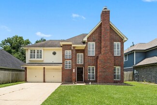 423 N Hampton Ct, Highlands, TX 77562
