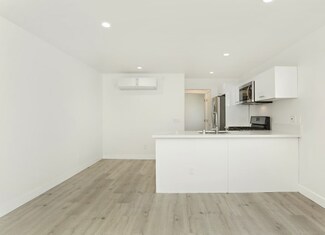 6745 Laurel Canyon Blvd Unit 204, North Hollywood, CA 91606