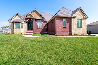 2901 N Fox Pointe Cir, Wichita, KS 67226