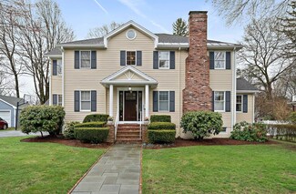 11 Locksley Rd, Newton Center, MA 02459