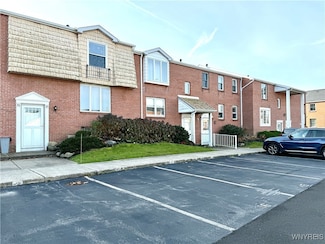 3905 Bowen Rd Unit 42, Lancaster, NY 14086
