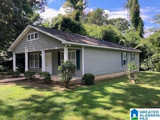 180 15th Ave SW, Graysville, AL 35073