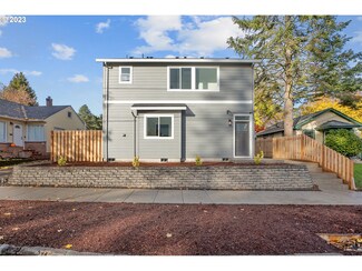 8511 SE Yamhill St, Portland, OR 97216