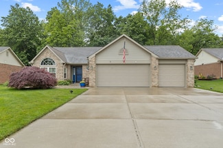1124 Enchanted View Dr, Mooresville, IN 46158