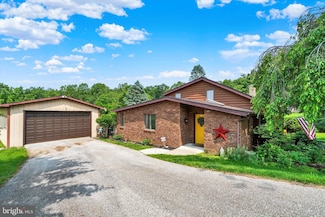222 7 Springs Ln, Loganville, PA 17342
