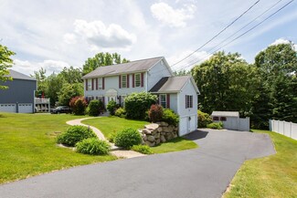 77 Rosegate Farm Dr, Manchester, NH 03109