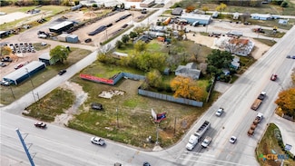 1843 Water St, Gonzales, TX 78629