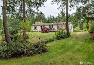 8114 NE Eaglepoint Ln, Hansville, WA 98346