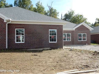 156 Bullitt Creek Dr, Shepherdsville, KY 40165