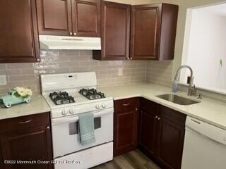 309 Sunshine Ct, Parlin, NJ 08859