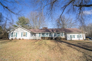 724 Colonial Dr, Youngstown, OH 44505