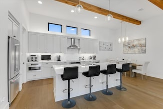 13322 Galleria Cir, Austin, TX 78738