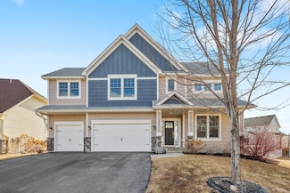 5204 Porchlight Dr, Woodbury, MN 55129