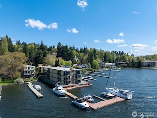 4561 Lake Washington Blvd NE Unit 303, Kirkland, WA 98033