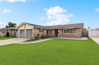 570 Dover Ln, Terrytown, LA 70056