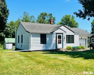 92 Clinton St, Calamus, IA 52729