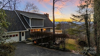 15 Crest Circle Dr, Weaverville, NC 28787